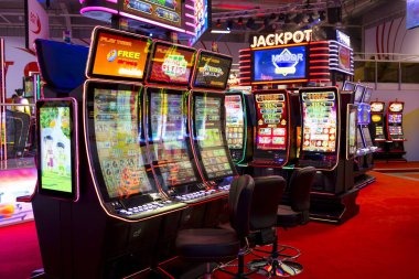 Sic Bo live dealer table with three dice on hsc bet